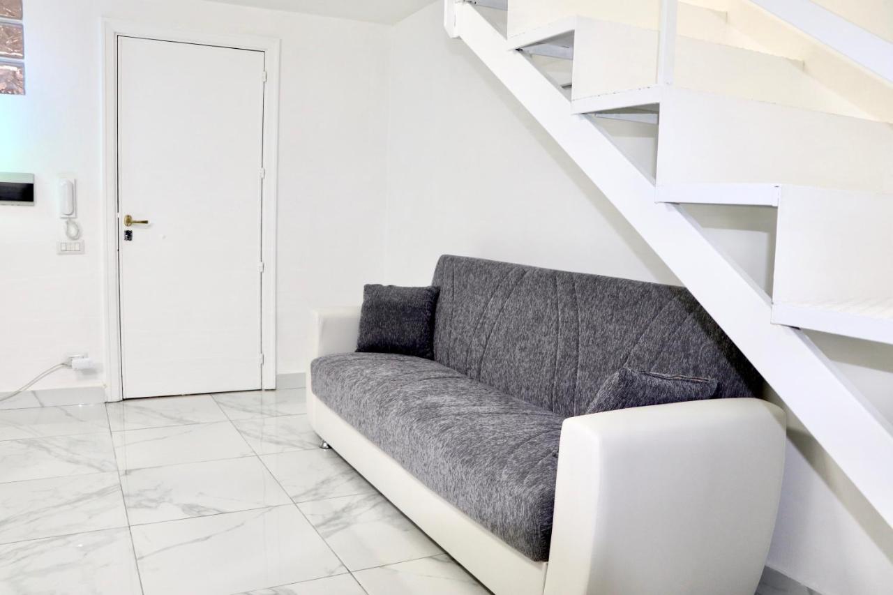 House Relax Apartment Centro Di Napoli Exterior photo