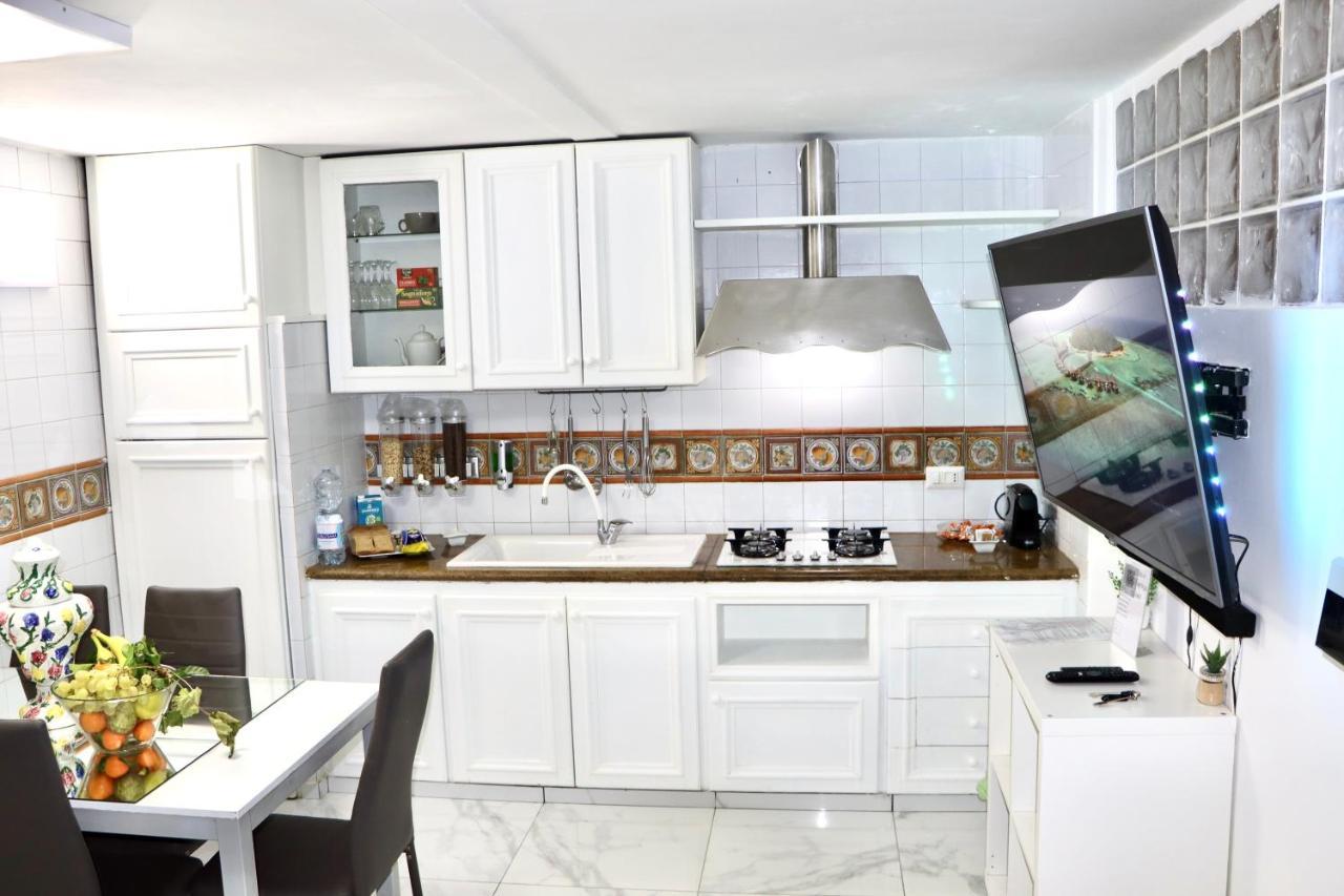 House Relax Apartment Centro Di Napoli Exterior photo